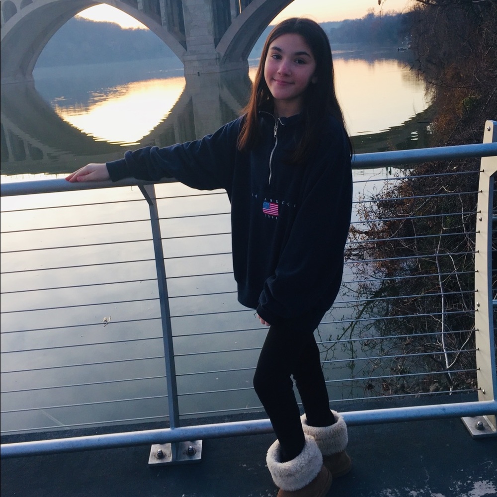 Meet your Posher, Maya